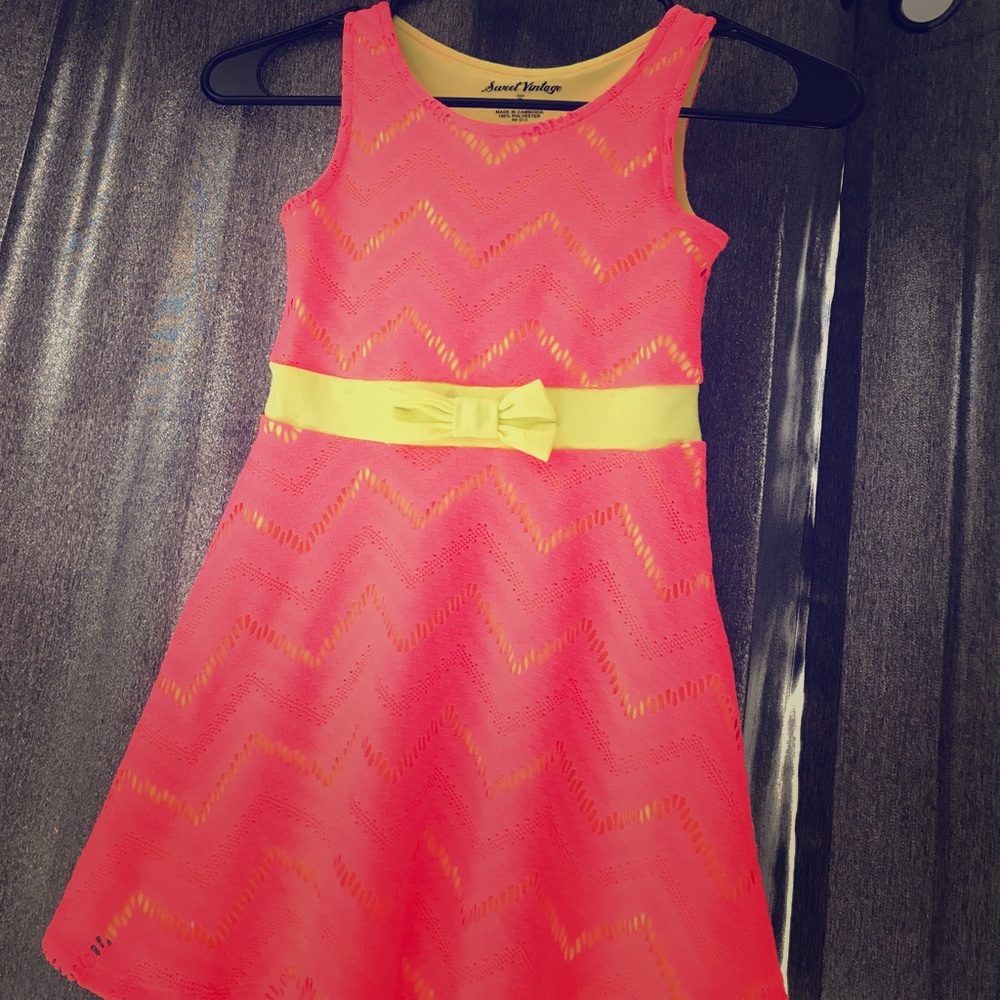 Sweet Vintage, size 5 in bright, fun casual dress