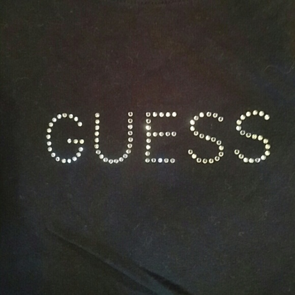 NWOT Guess T-shirt - Picture 2 of 3