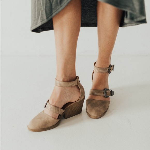 Western Buckle Sandal - Stone - Picture 2 of 6