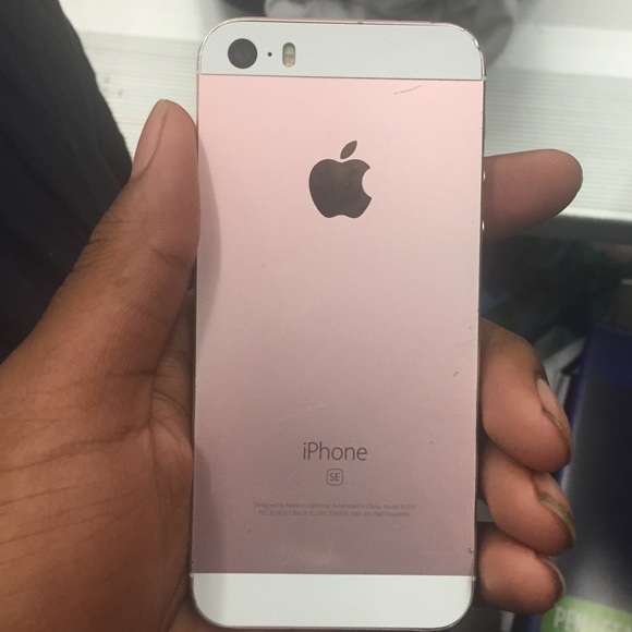 iPhone se - Picture 3 of 3