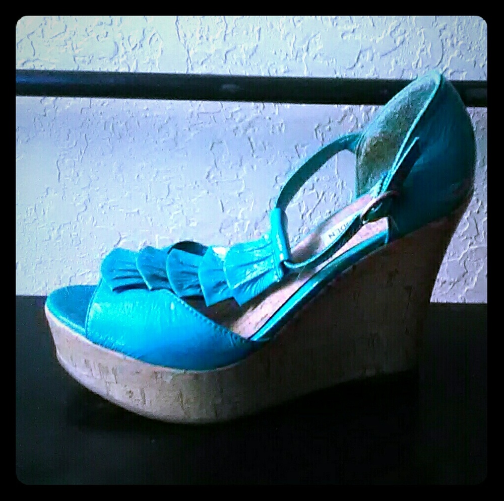 Blue wedges