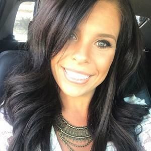 Meet your Posher, Courtney