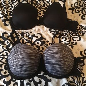 2 Victoria secret bras