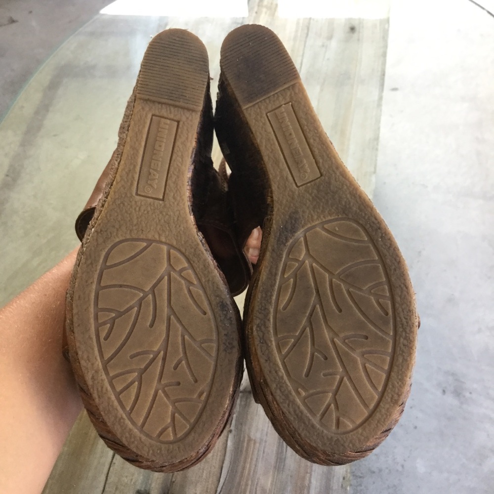 Union Bay Brown wedges with woven texture - Picture 6 of 7