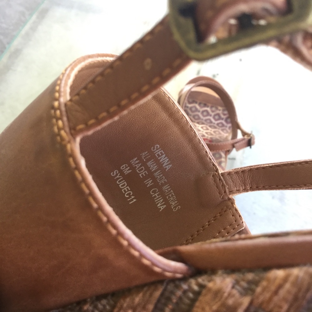 Union Bay Brown wedges with woven texture - Picture 7 of 7
