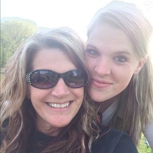 Meet your Posher, Traci