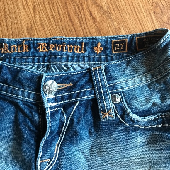 Rock Revival Shorts - Picture 2 of 3