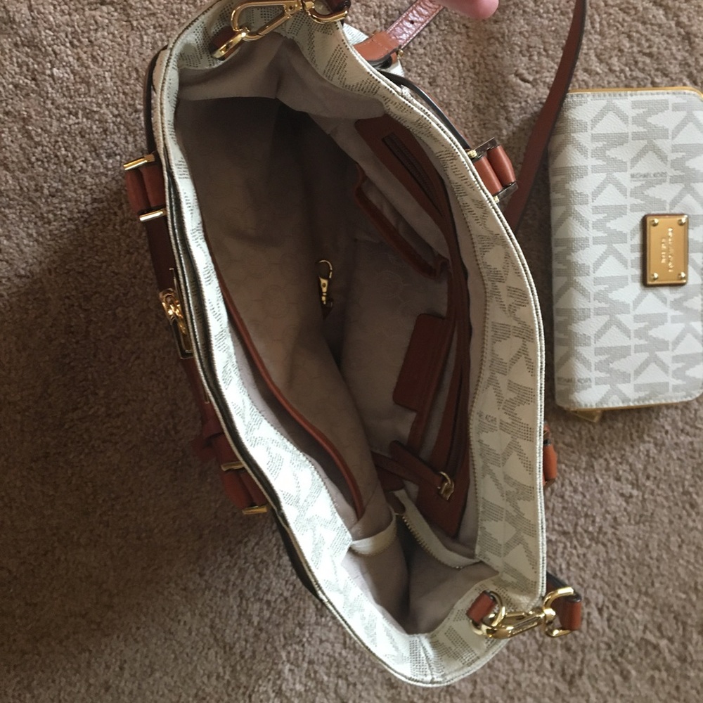 Michael Kors purse and wallet set