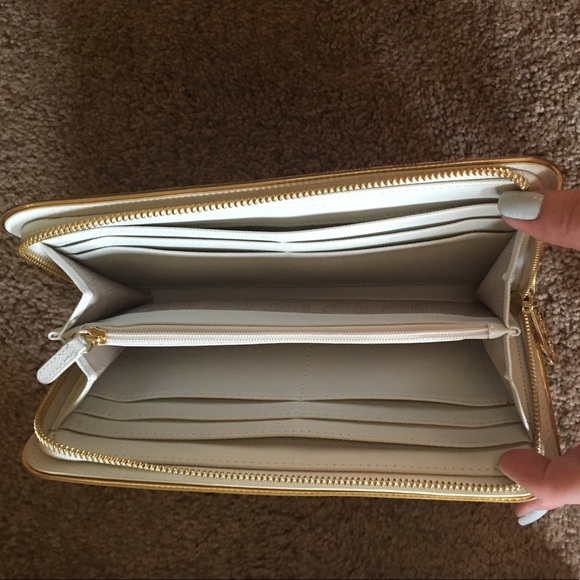 Michael Kors purse and wallet set - Picture 4 of 4