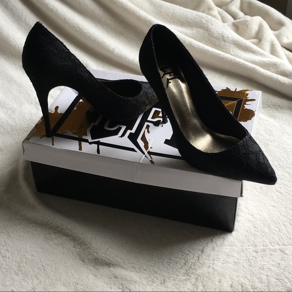 hp!💕{LFL} Black Lace Pointed-Toe Pump Heels - Picture 8 of 8