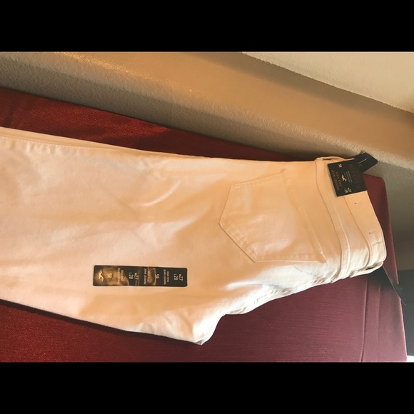 NWT Jeans SOLD - Picture 2 of 3