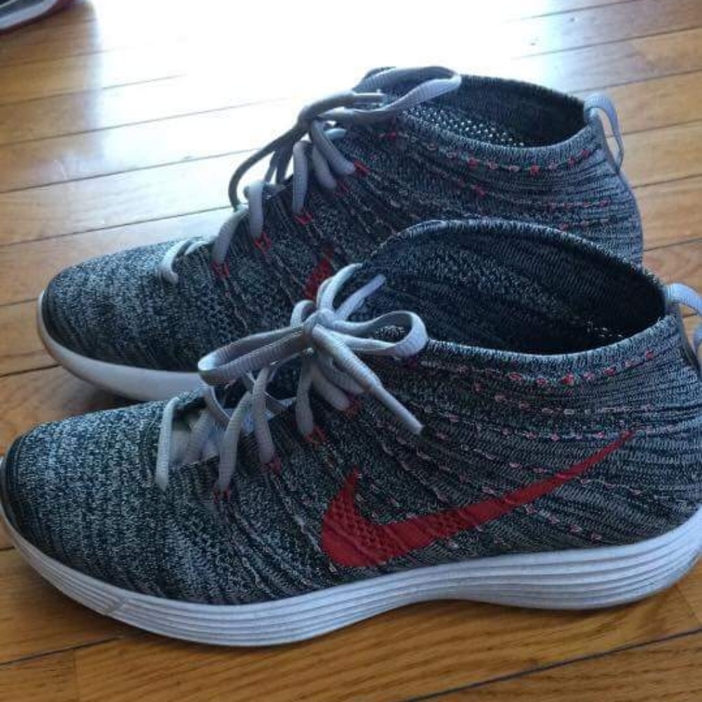 Nike Chukka Flyknits 10.5 EUC