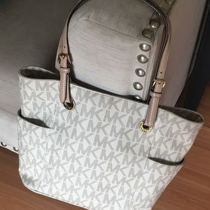 Michael Kors Signature Vanilla Tote