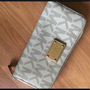 Michael Kors Logo Continental Zip Around Wallet