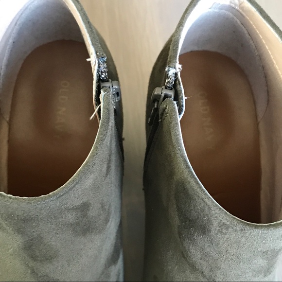❌SOLD❌ Old Navy Olive Sueded Ankle Boot / Bootie - Picture 7 of 8