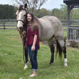 Meet your Posher, Kayla