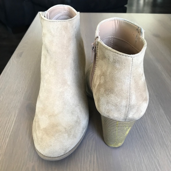 ❌SOLD❌ Old Navy Sand Sueded Ankle Boot / Bootie - Picture 4 of 8