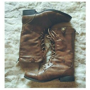 Combat boots; fall boots; lace-up boots
