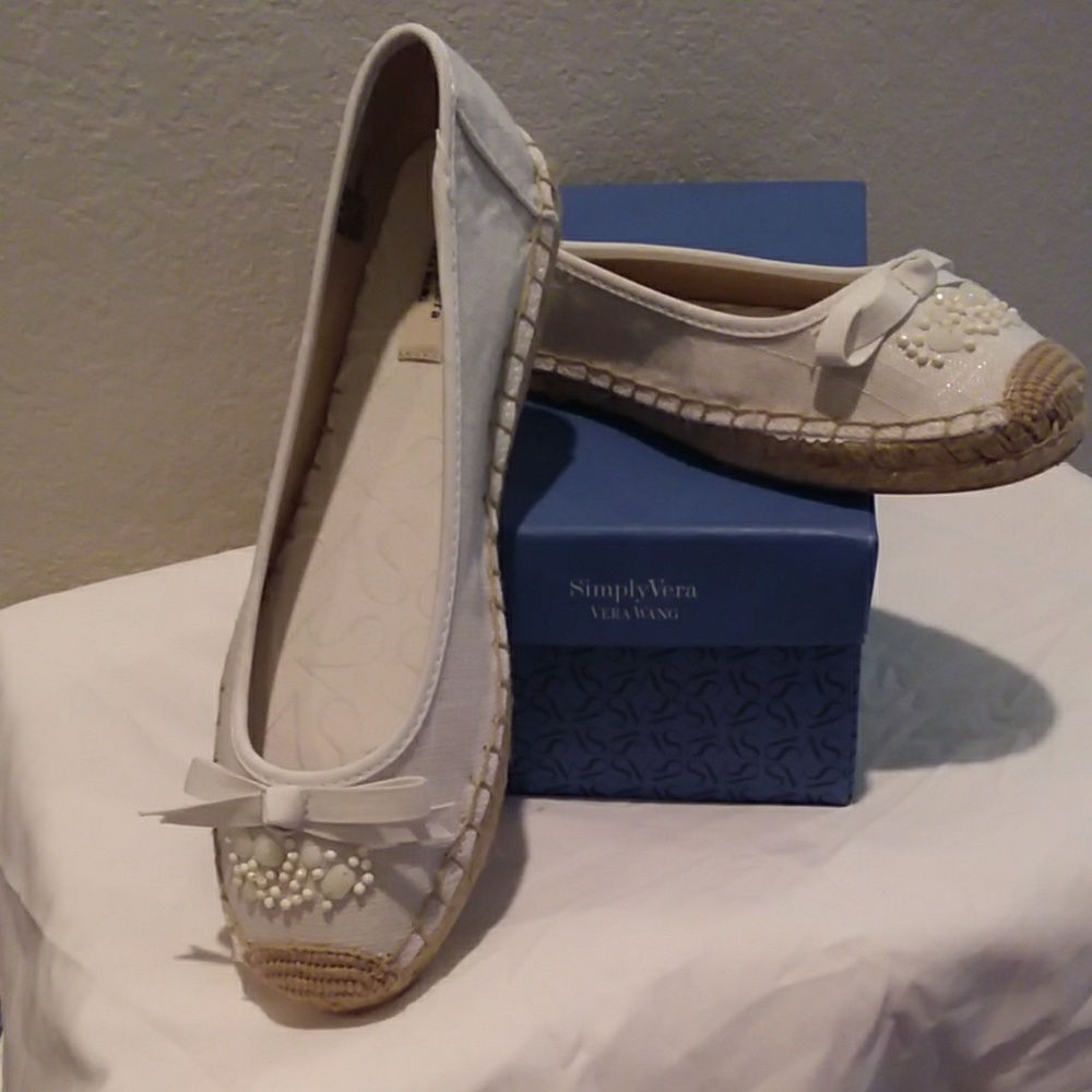 Vera wang white canvas style shoes - Picture 1 of 6
