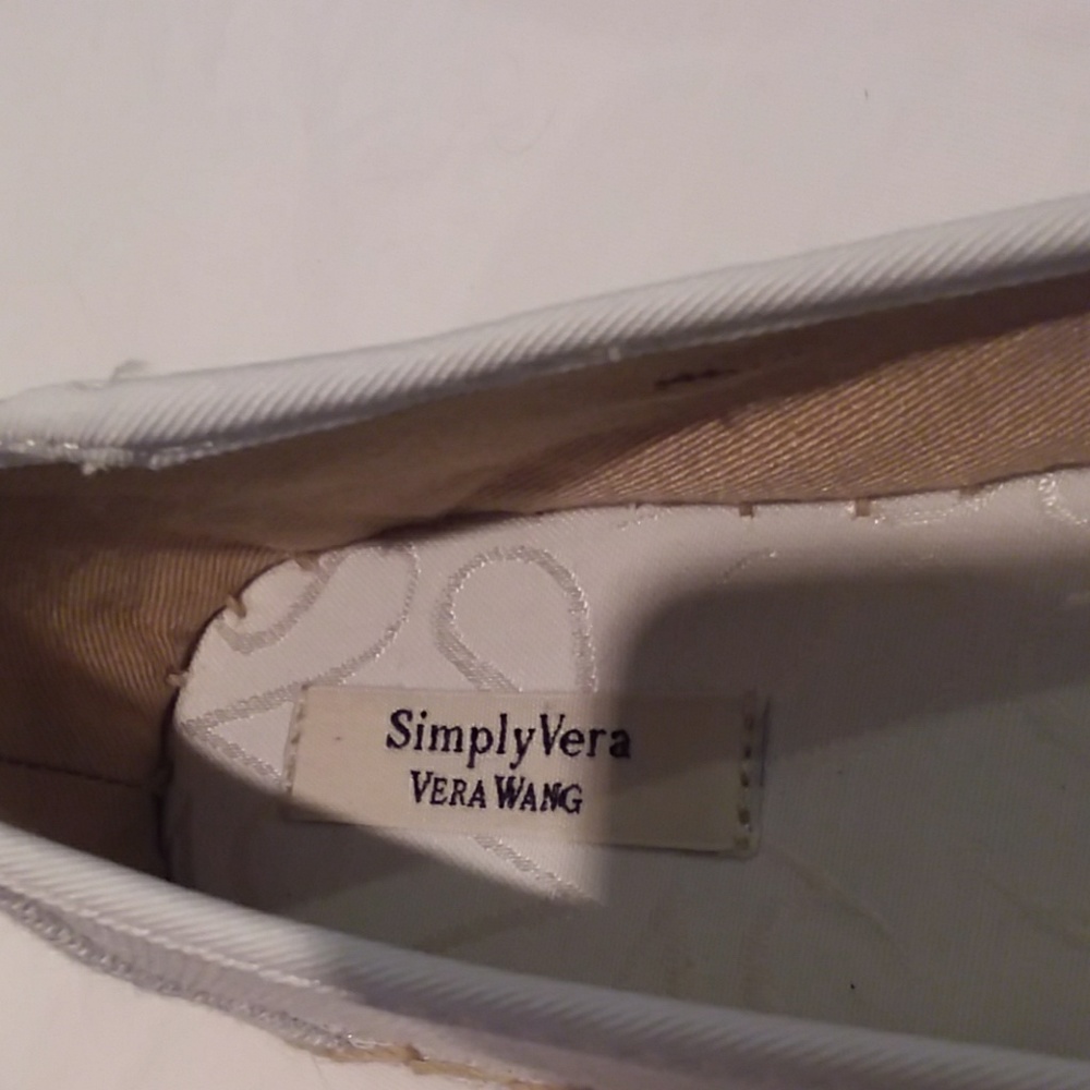 Vera wang white canvas style shoes - Picture 4 of 6