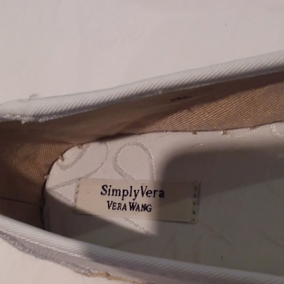 Vera wang  white canvas style shoes - Picture 4 of 6