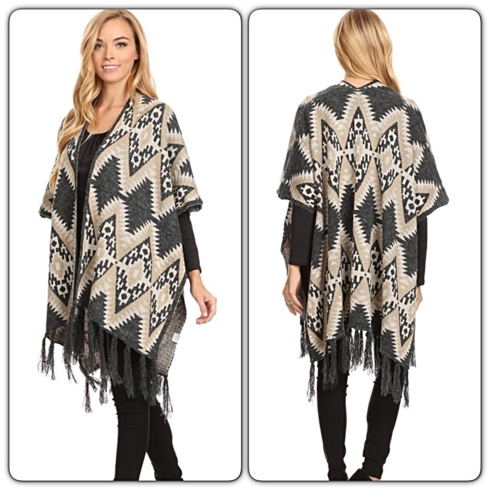 ‼️1HRSALE Chic Cozy Tassel Knit Cardi Kimono sold - Picture 4 of 7