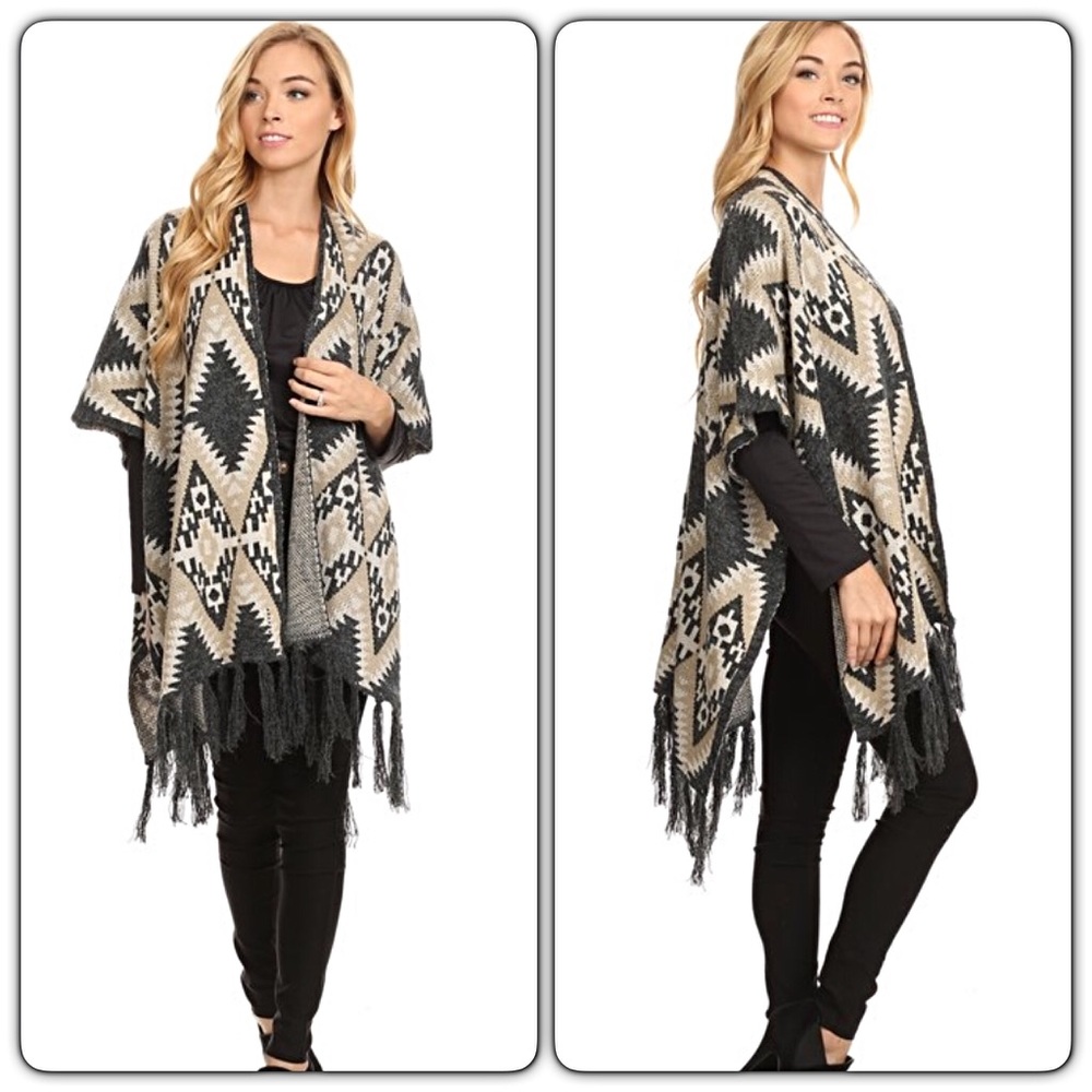 ‼️1HRSALE Chic Cozy Tassel Knit Cardi Kimono sold - Picture 5 of 7