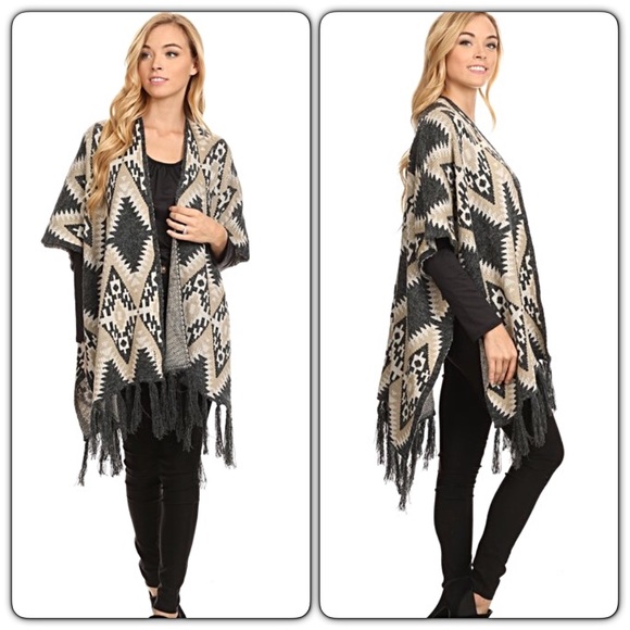 ‼️1HRSALE Chic Cozy Tassel Knit Cardi Kimono sold - Picture 5 of 7