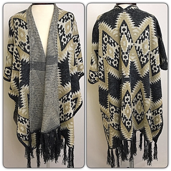 ‼️1HRSALE Chic Cozy Tassel Knit Cardi Kimono sold - Picture 7 of 7