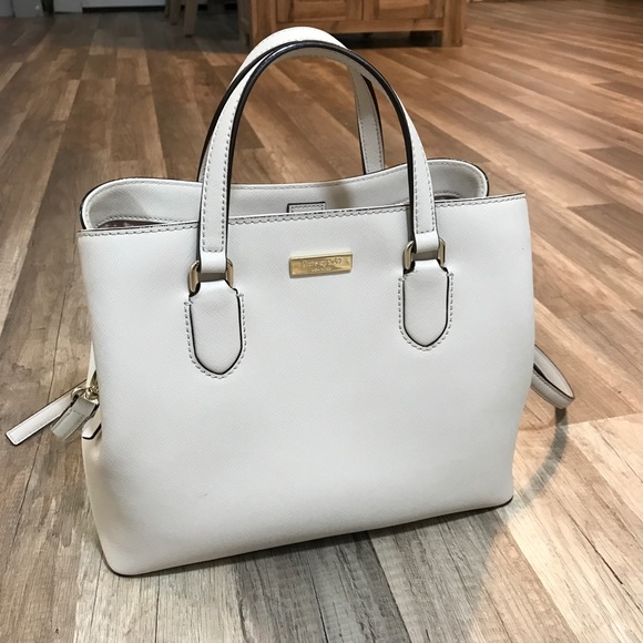 kate spade Handbags - EUC Kate Spade Bag