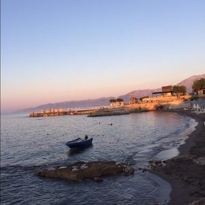 Meet your Posher, Ella