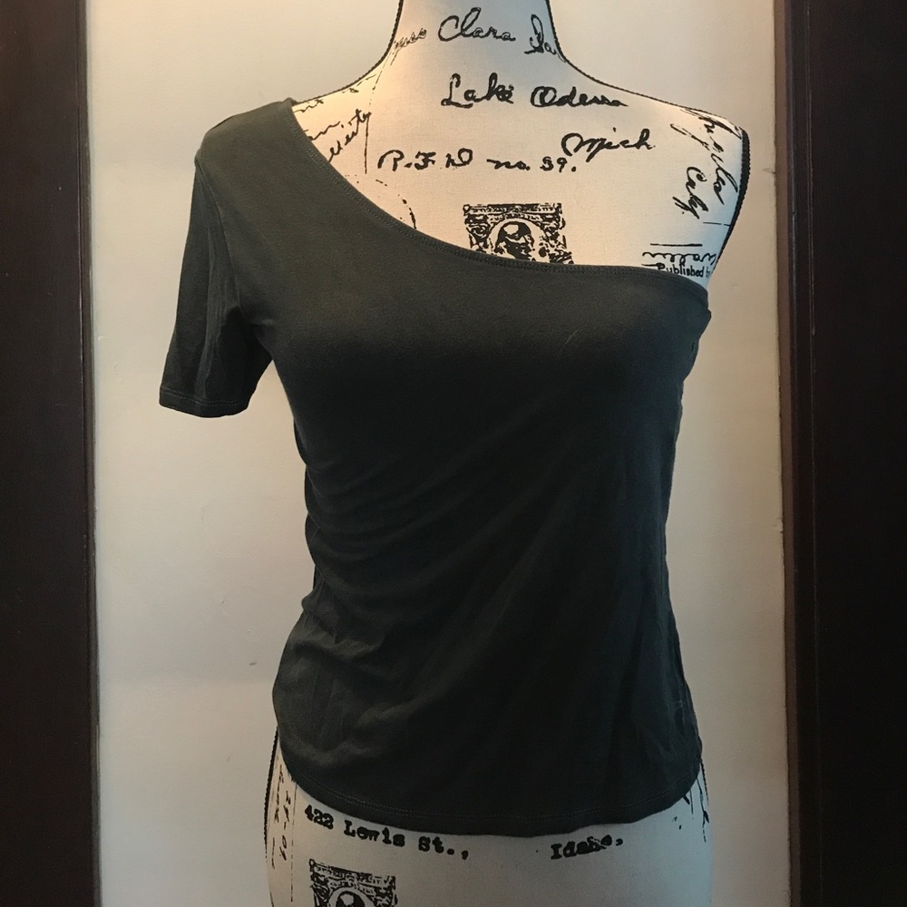 American eagle one shoulder top