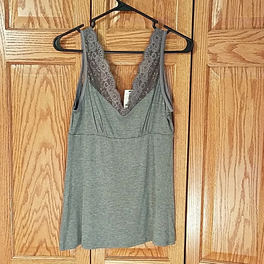 Tank with lace