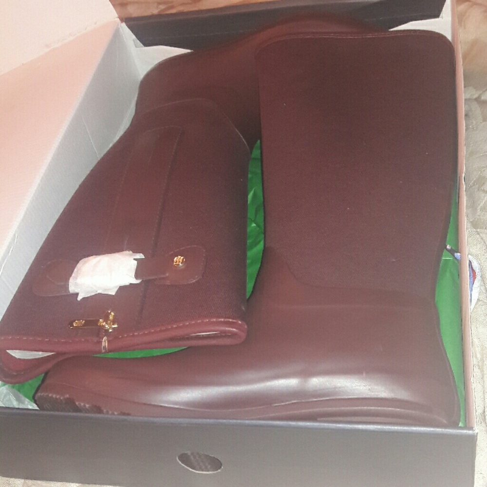 New TOMMY HILFIGER Maroon & Gold plated Tall Boots
