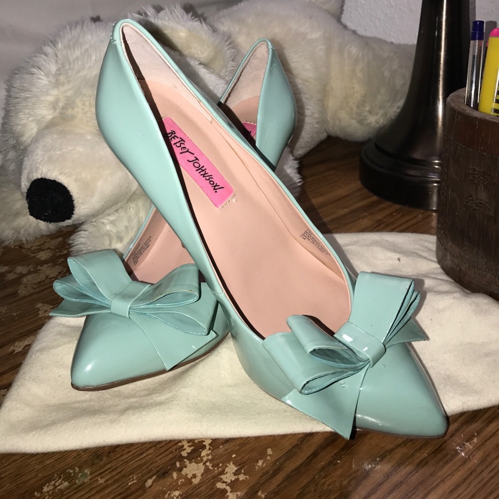 Betsey Johnson Bow heels