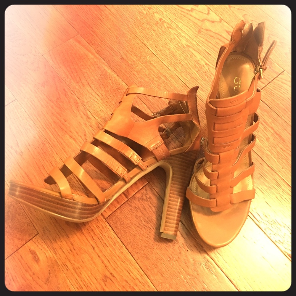Guess gladiator leather heels 🌻