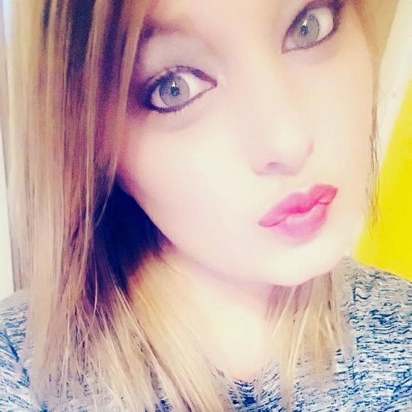 Meet your Posher, Savannah - Picture 3 of 4