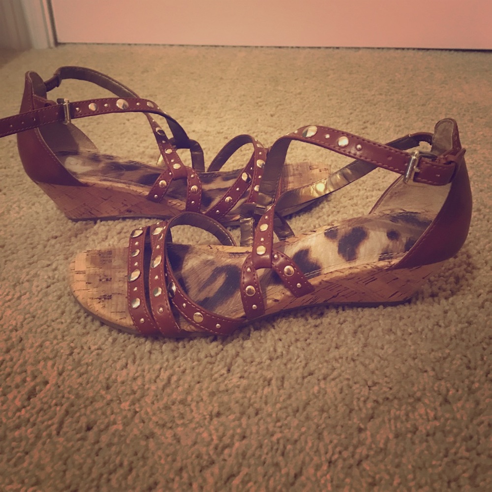 Guess studded wedge sandal