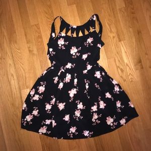 Zumiez Floral Dress (NWT)