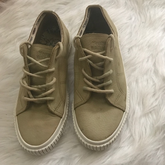 tommy bahama ladies shoes