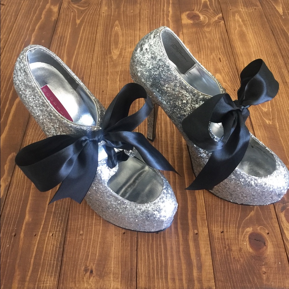 Worn once Silver sparkle Heels with Bow