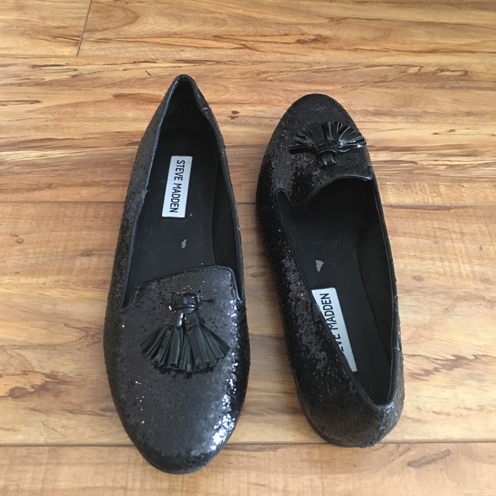 NWOT Steve Madden Black Sequin Loafer w/ tassels