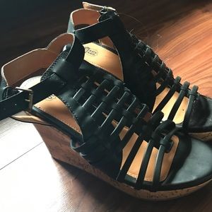 Black and Tan wedges
