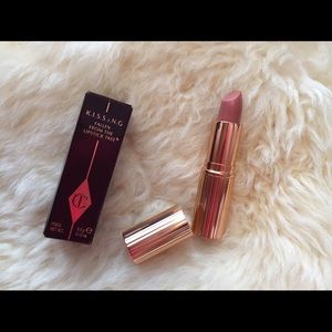 Charlotte Tilbury K.I.S.S.I.N.G lipstick