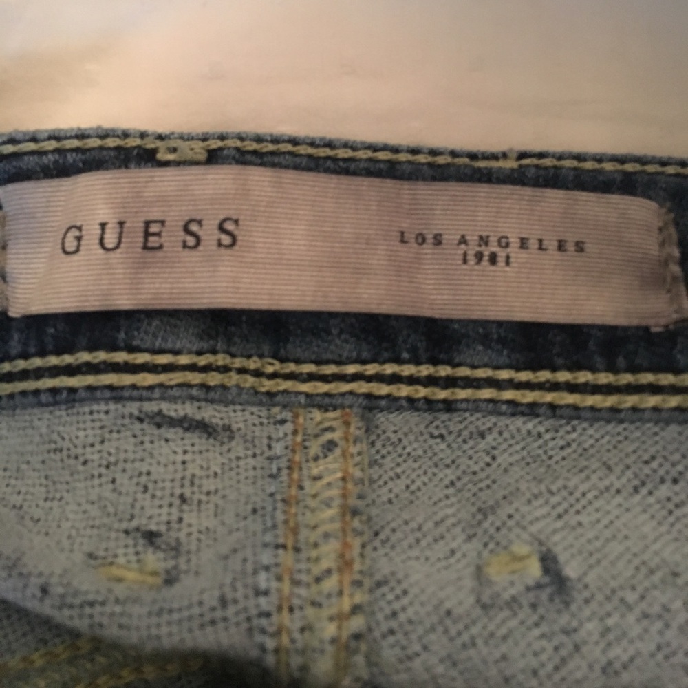 Guess Jeans - Picture 2 of 4