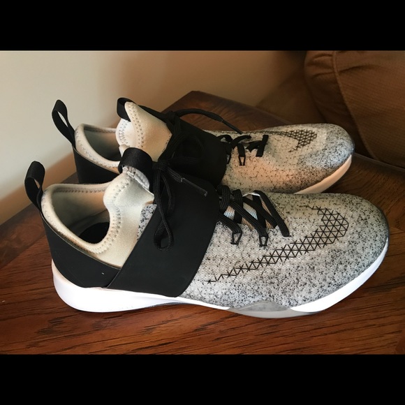 Nike Shoes - Nike Women's Air Zoom