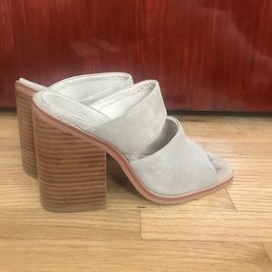 Sol Sana Mule Slides
