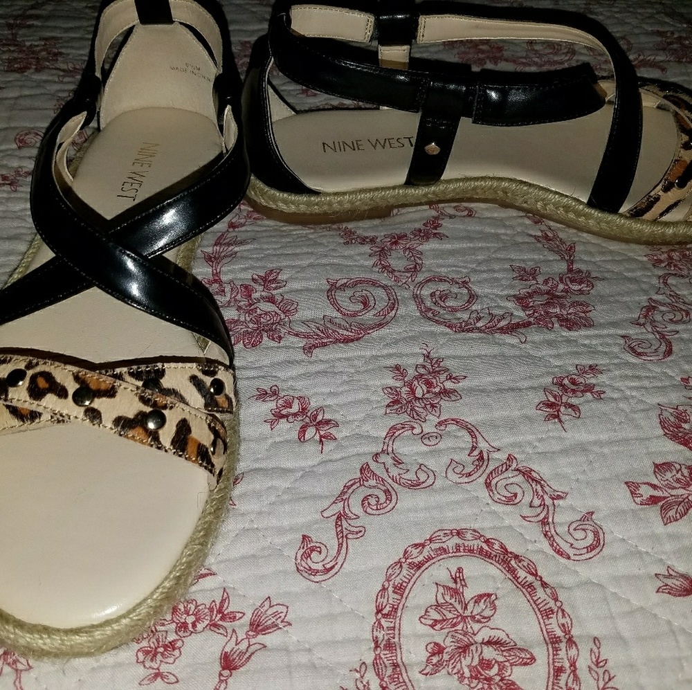 Black & leaped print flat espadrill sandals