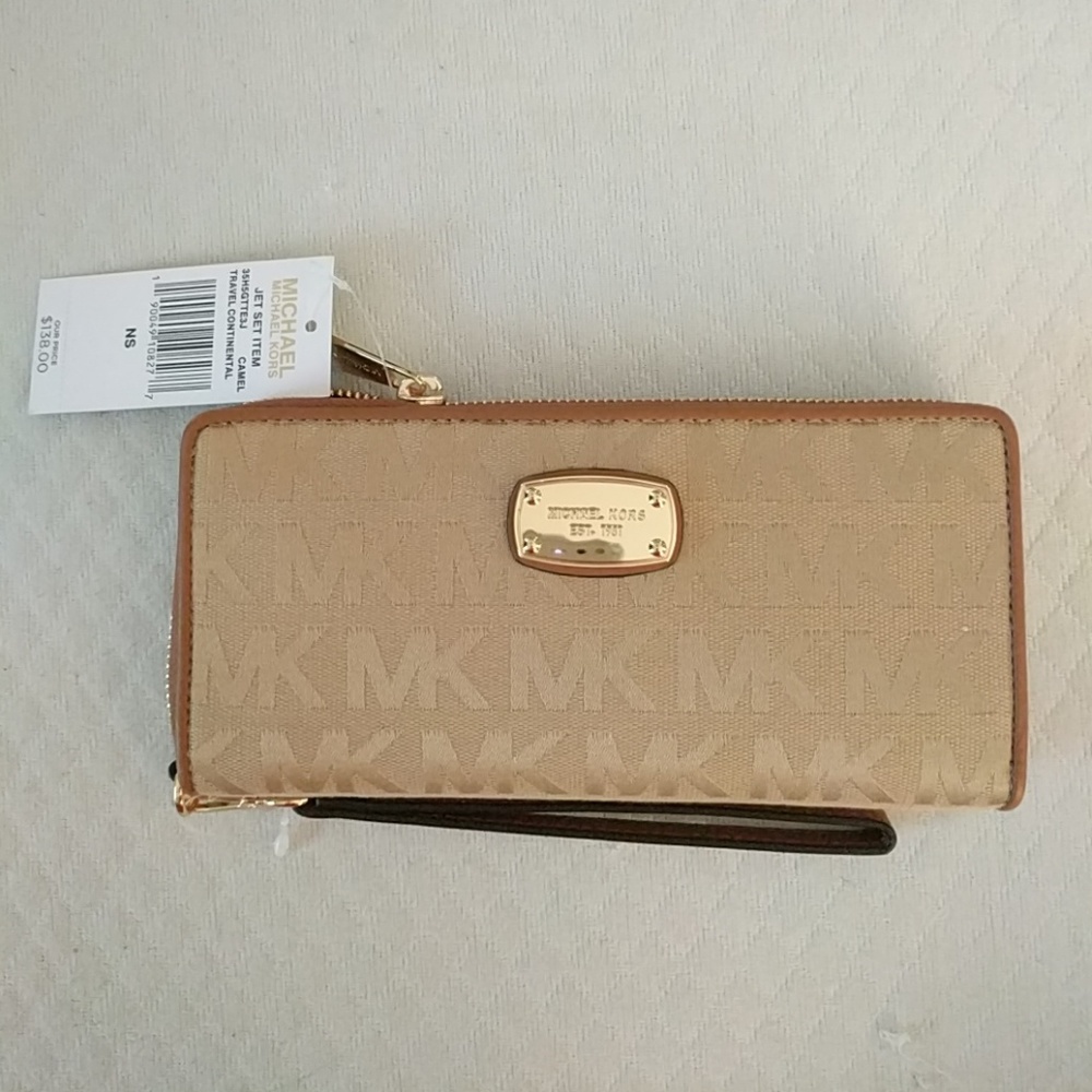 Michael Kors Wallet, New With Tags