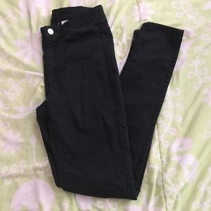 BLACK HIGH-WAISTED SKINNY PANTS FROM H&M